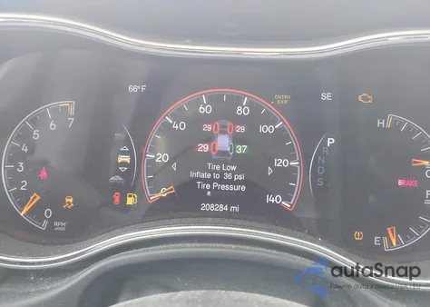 2015 Jeep Grand Cherokee Overland z USA, uszkodzony, nr VIN 1C4RJFCG0FC791430